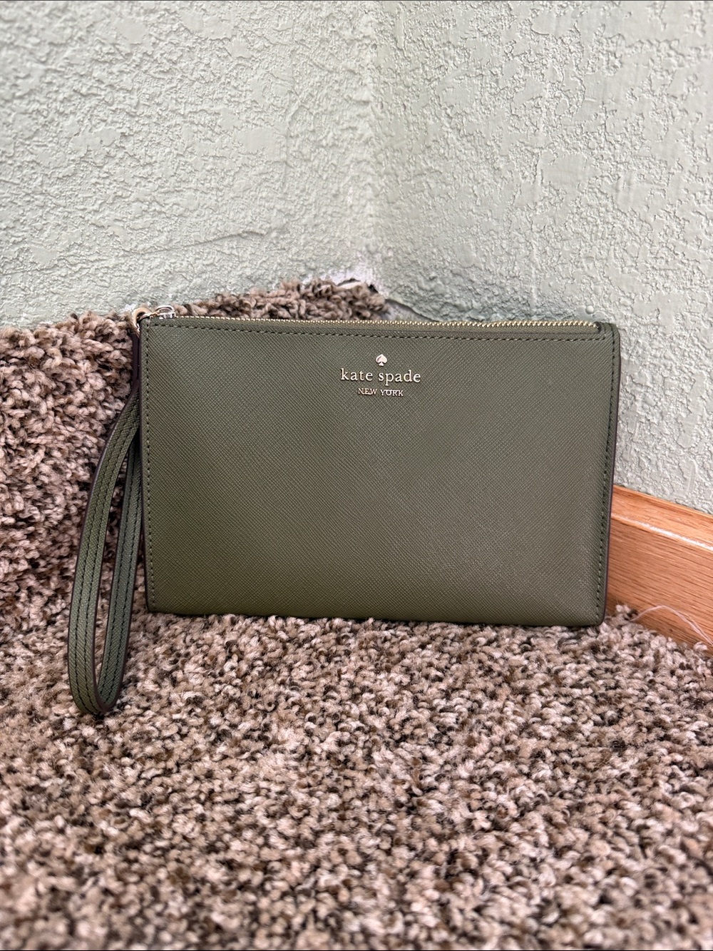 ♠️kate spade♠️ - Enchanted Green Leather Wristlet Clutch